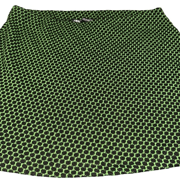 ZARA women's black/green jacquard knit design mini skirt, size M-L. - Picture 4 of 5